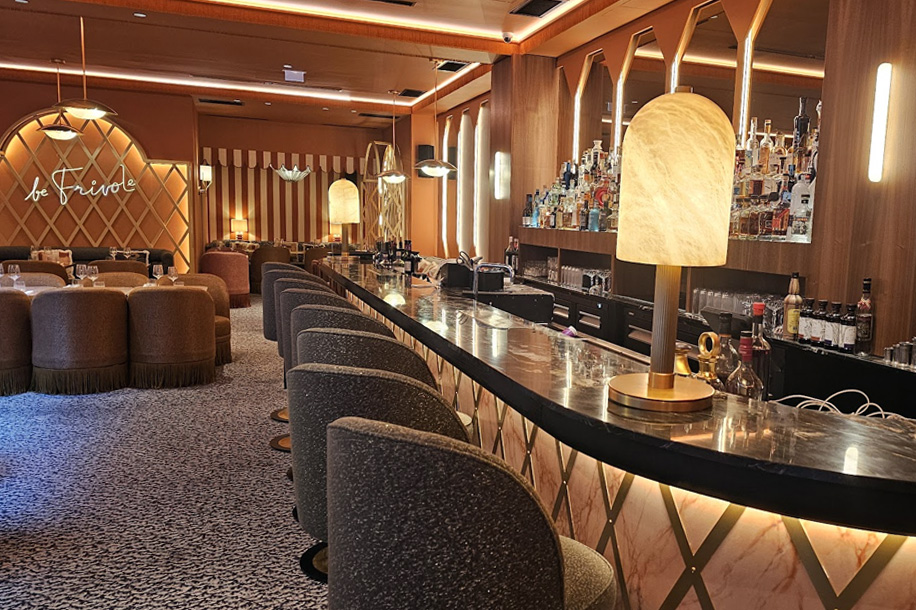 FRIVOLE Paris : restaurant, brunch et soirées élégantes près des Champs Élysées