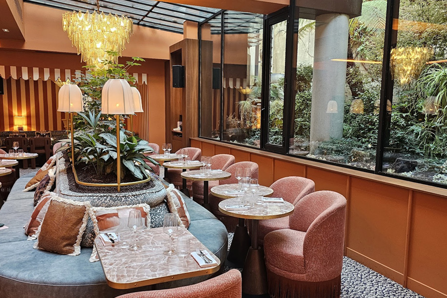 FRIVOLE Paris : restaurant, brunch et soirées élégantes près des Champs Élysées