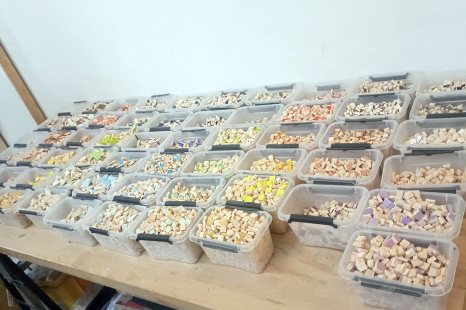 À Paris 14e, un atelier de mosaïque pour créer sa propre déco et s’offrir une vraie pause créative