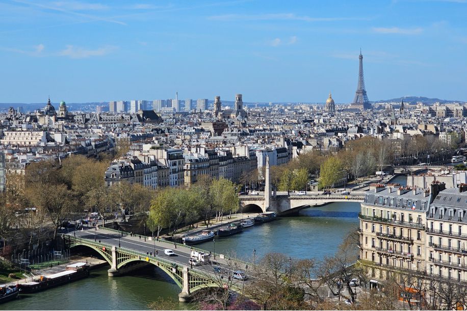 Bonnie : le restaurant perché qui offre une vue spectaculaire sur Paris