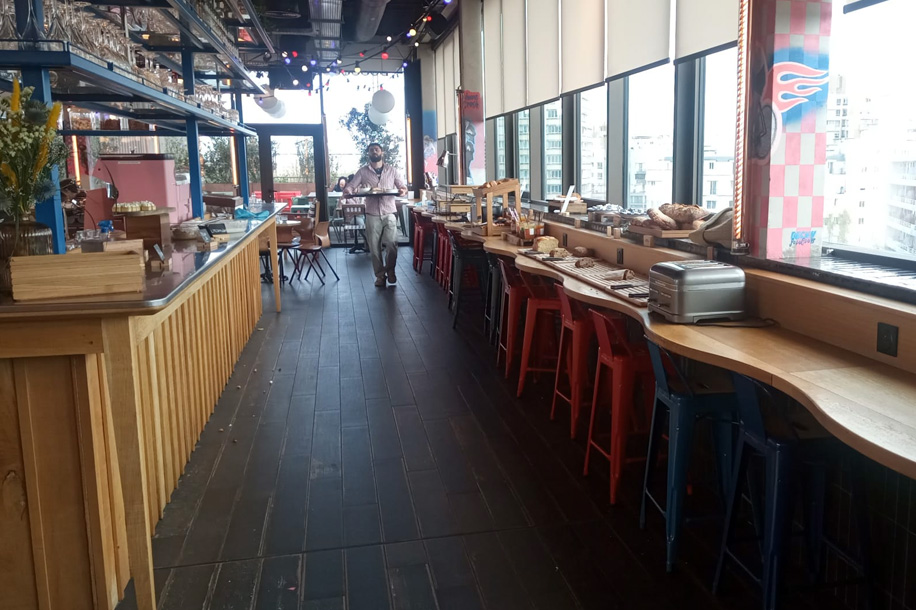 Un brunch de Pâques avec vue sur la tour Eiffel