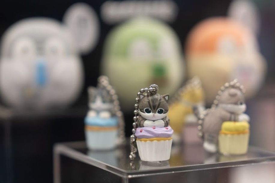 Un magasin de gashapon ouvre à Paris avec 300 machines à capsules !