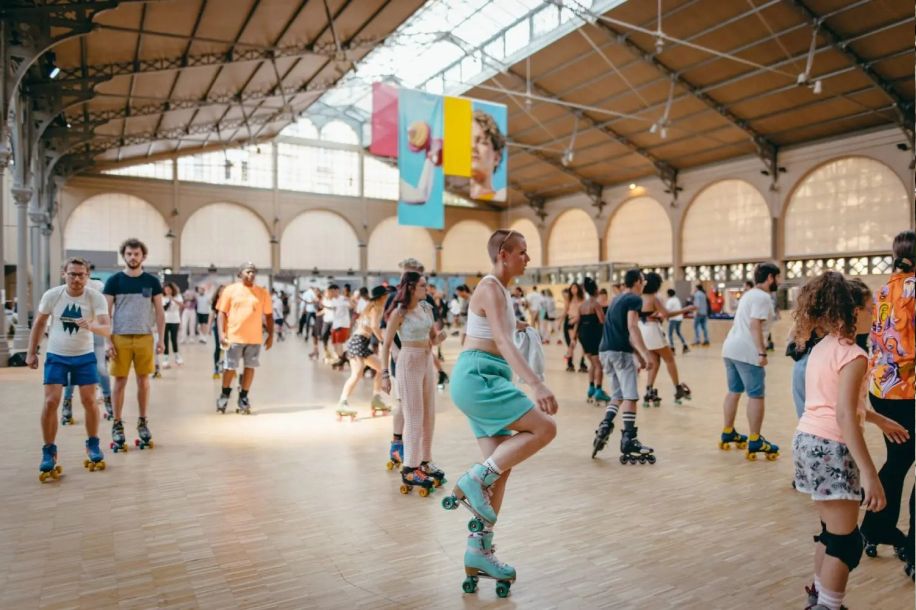 Sortez les rollers : une piste géante débarque au Carreau du Temple !