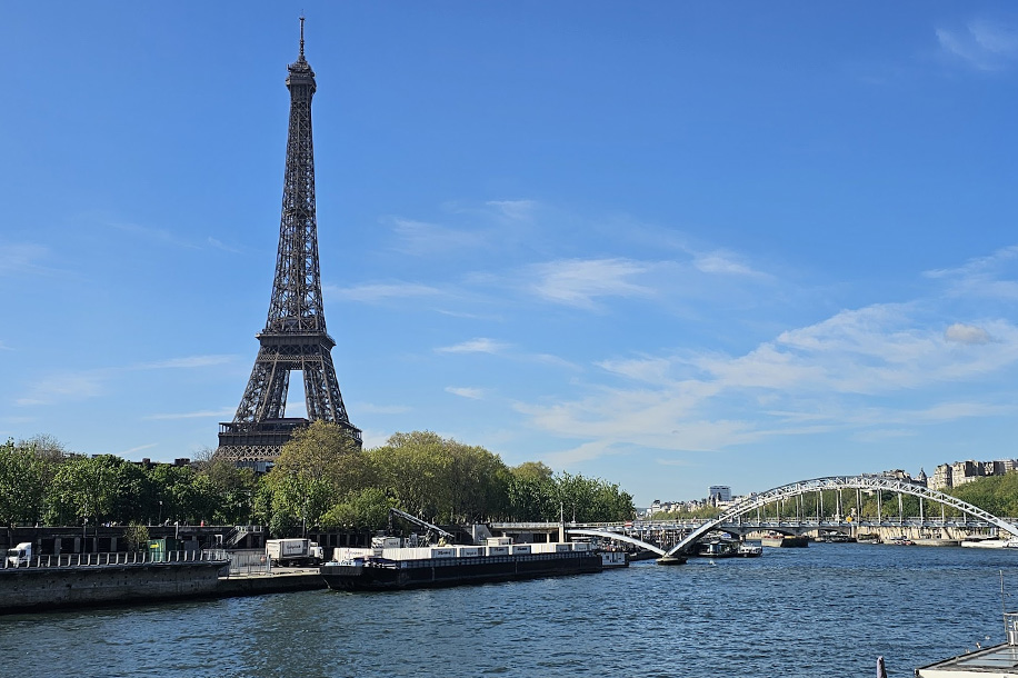 Explorer Paris en bateau avec un pass illimité