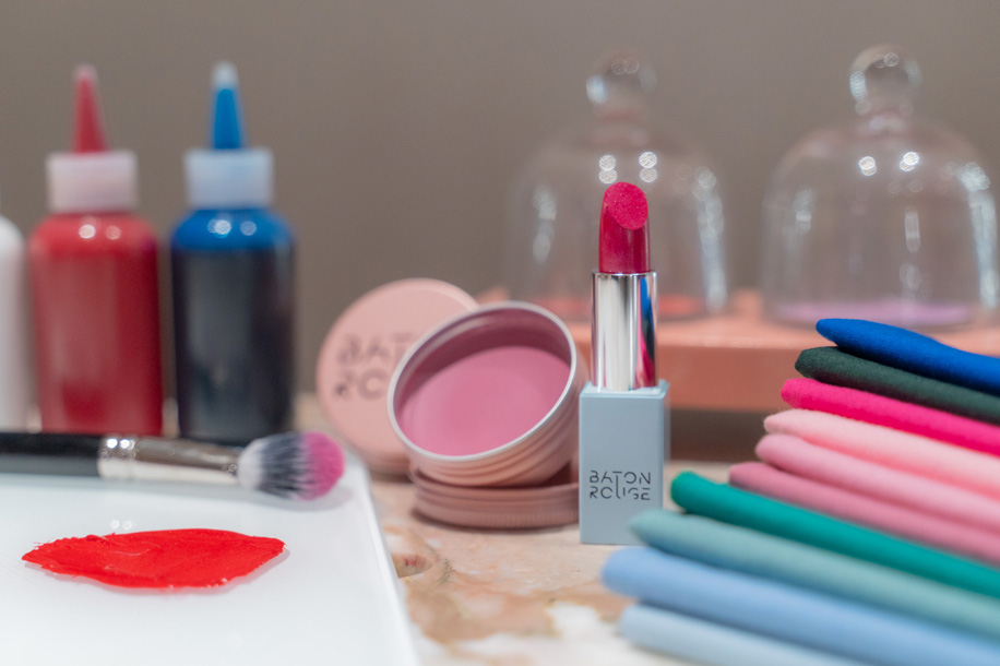 Créer son rouge à lèvres sur mesure en 30 minutes, c’est possible dans Paris