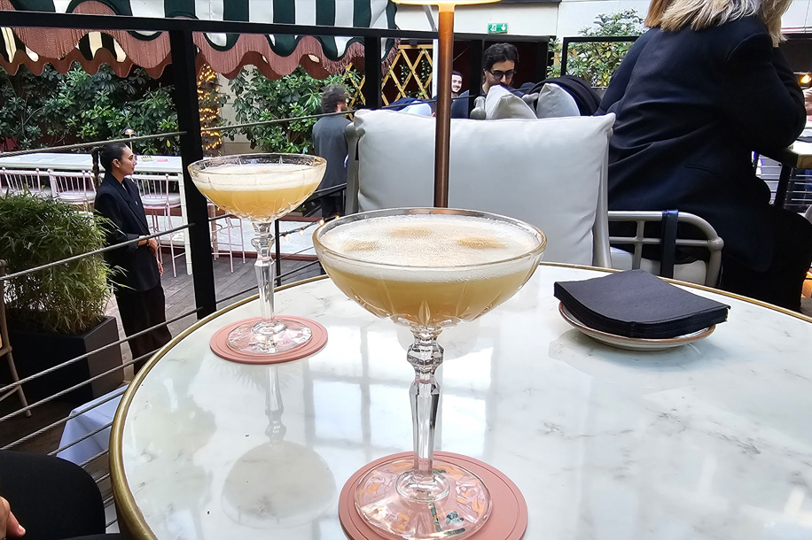 Une terrasse, un terrain de pétanque et plus aucune excuse pour rentrer tôt