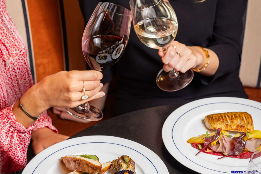 Un déjeuner accessible dans un hôtel 5 étoiles près de la tour Eiffel