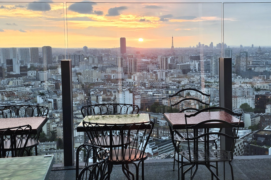 À 125 mètres au dessus de Paris, le TOO TacTac relance sa saison rooftop