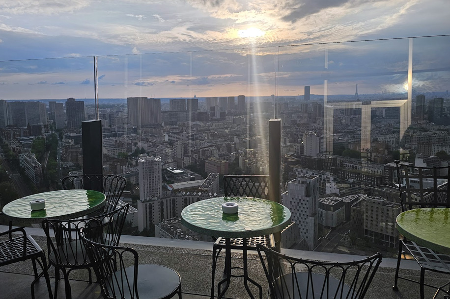 À 125 mètres au dessus de Paris, le TOO TacTac relance sa saison rooftop