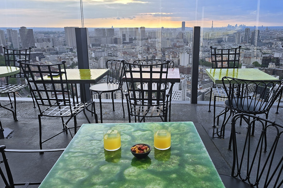 À 125 mètres au dessus de Paris, le TOO TacTac relance sa saison rooftop