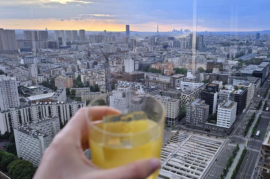 À 125 mètres au dessus de Paris, le TOO TacTac relance sa saison rooftop