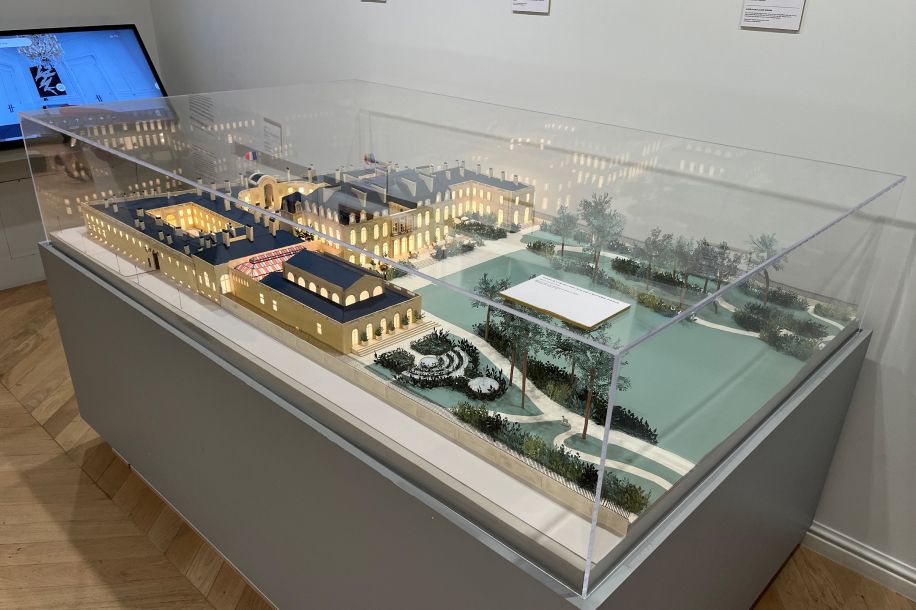La Maison Élysée, face au Palais : musée, café et boutique Made in France