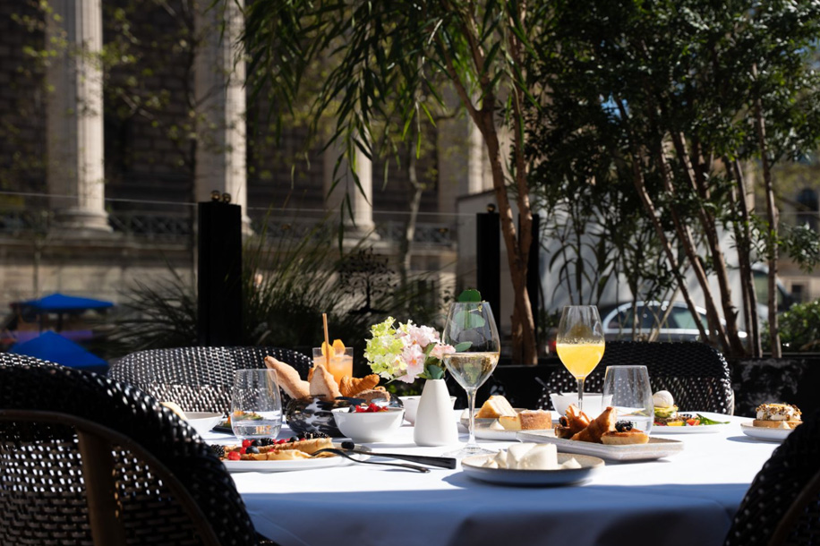 Le Grand Café Fauchon propose un brunch qui mise sur les vraies pâtisseries (et ça change tout)