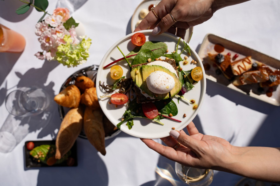 Le Grand Café Fauchon propose un brunch qui mise sur les vraies pâtisseries (et ça change tout)