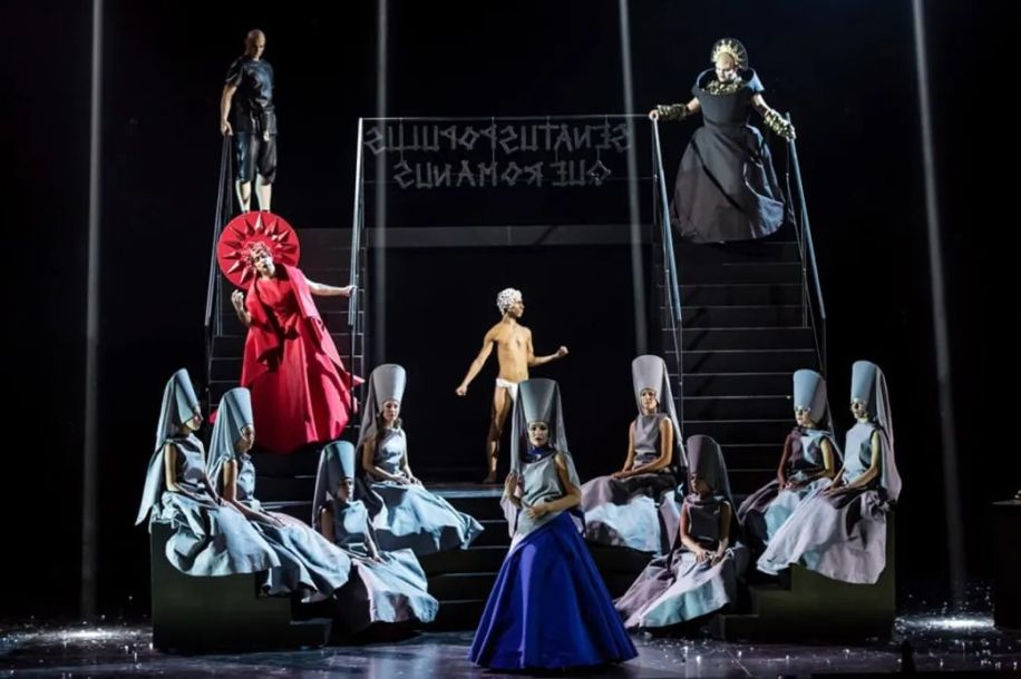 L'Opéra de Paris vend ses costumes : de 2 à 800 euros la pièce de scène