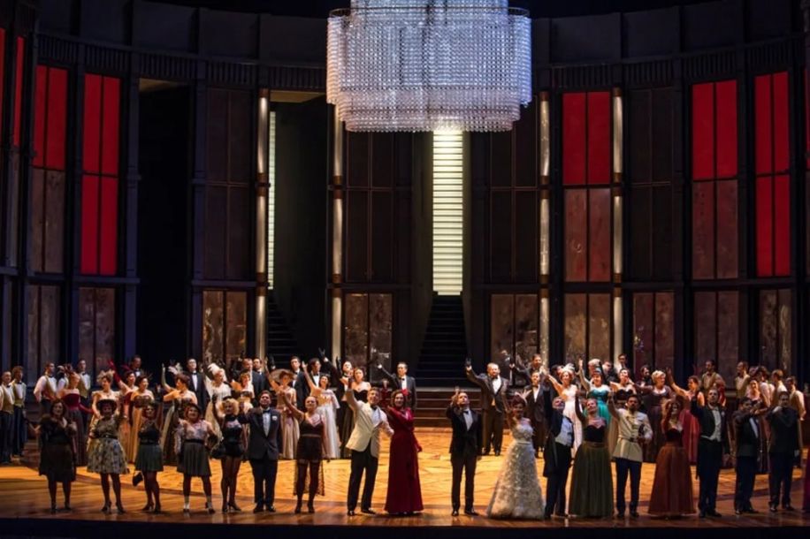 L'Opéra de Paris vend ses costumes : de 2 à 800 euros la pièce de scène