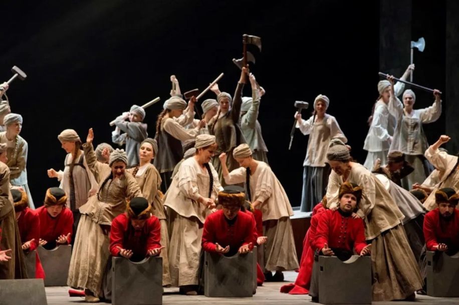 L'Opéra de Paris vend ses costumes : de 2 à 800 euros la pièce de scène