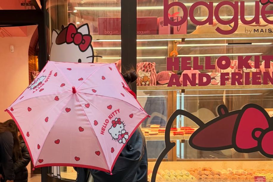 Macarons, cheesecakes et Pink Latte : Hello Kitty débarque dans la boulangerie Baguett