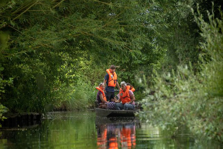 49 œuvres à découvrir en barque dans les Hortillonnages d’Amiens cet été 