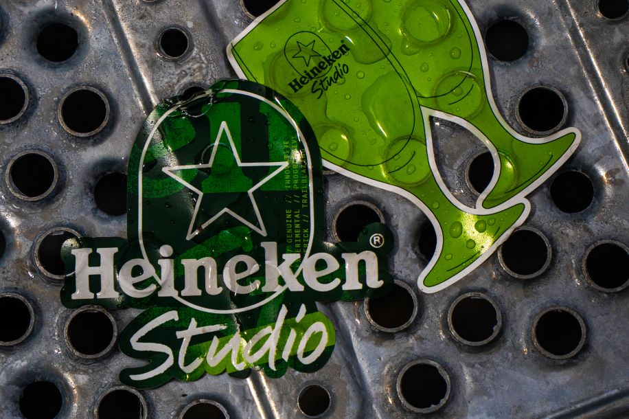 Bière personnalisée par IA, mousse aromatisée et brassins limités avec le Heineken® Studio Truck