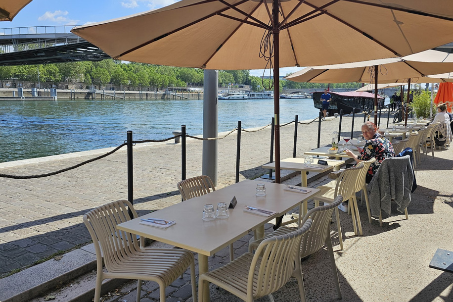 PLAT/FORM : le spot où manger, boire un verre et écouter de la musique au bord de l'eau !