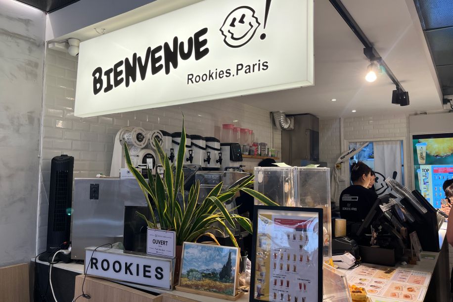 Pancakes banane kiwi et bubble tea ananas : Molang a sa propre carte chez Rookies jusqu'à fin juin !