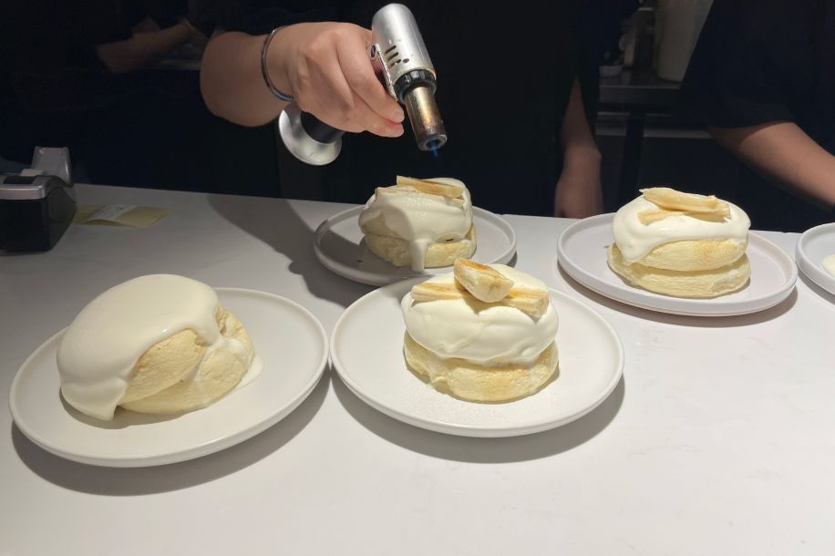 Pancakes banane kiwi et bubble tea ananas : Molang a sa propre carte chez Rookies jusqu'à fin juin !