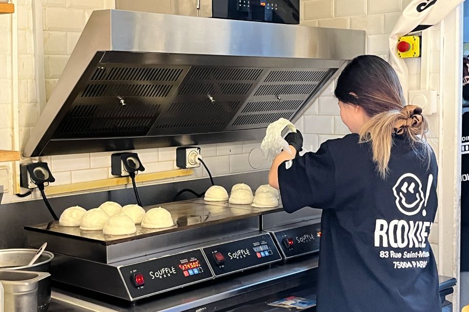 Pancakes banane kiwi et bubble tea ananas : Molang a sa propre carte chez Rookies jusqu'à fin juin !