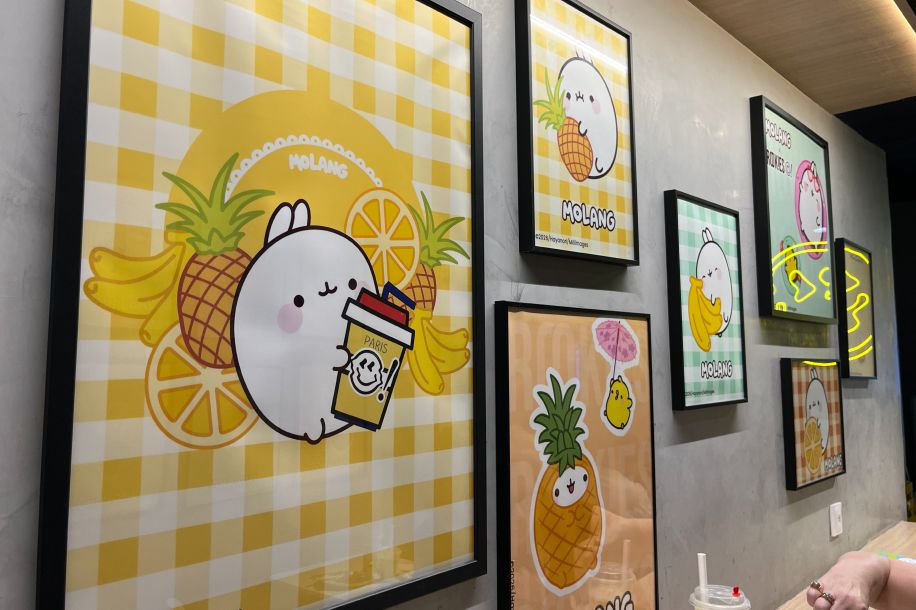 Pancakes banane kiwi et bubble tea ananas : Molang a sa propre carte chez Rookies jusqu'à fin juin !