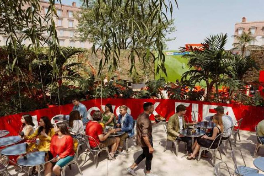 La Fan Zone Lenovo au Café A : matchs sur grand écran et coulisses technologiques de la FIFA