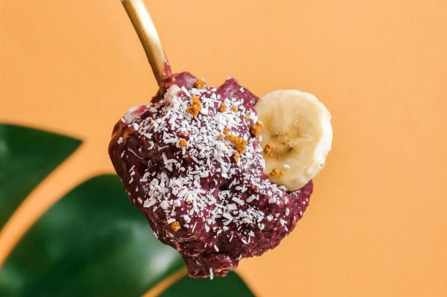 L’açaï s’installe doucement dans les cuisines parisiennes du matin