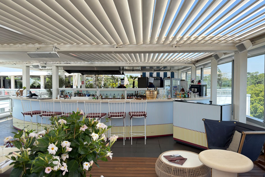 Le Rooftop Molitor dévoile sa nouvelle ambiance méditerranéenne