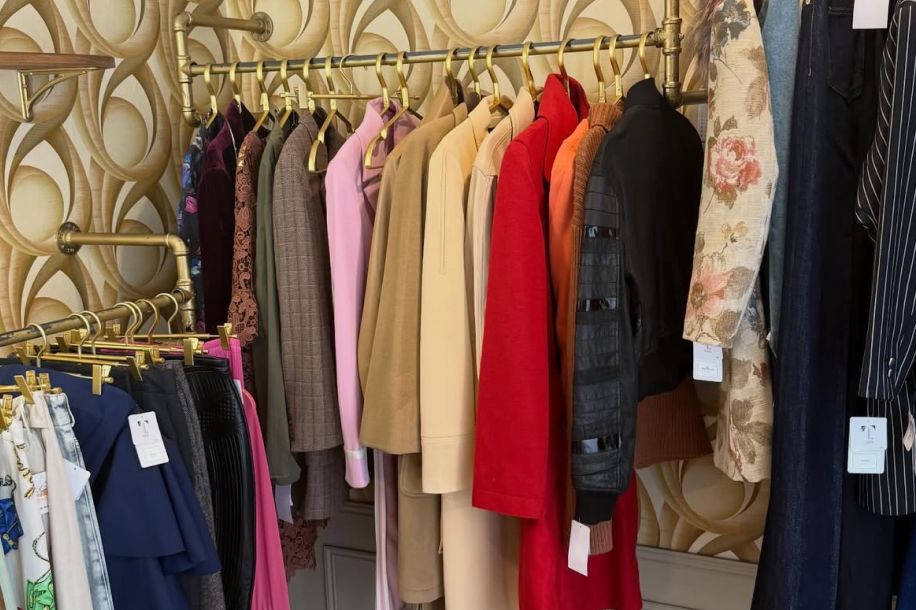 Tucked et Untucked : deux friperies du 12e qui vendent le luxe à prix cassés