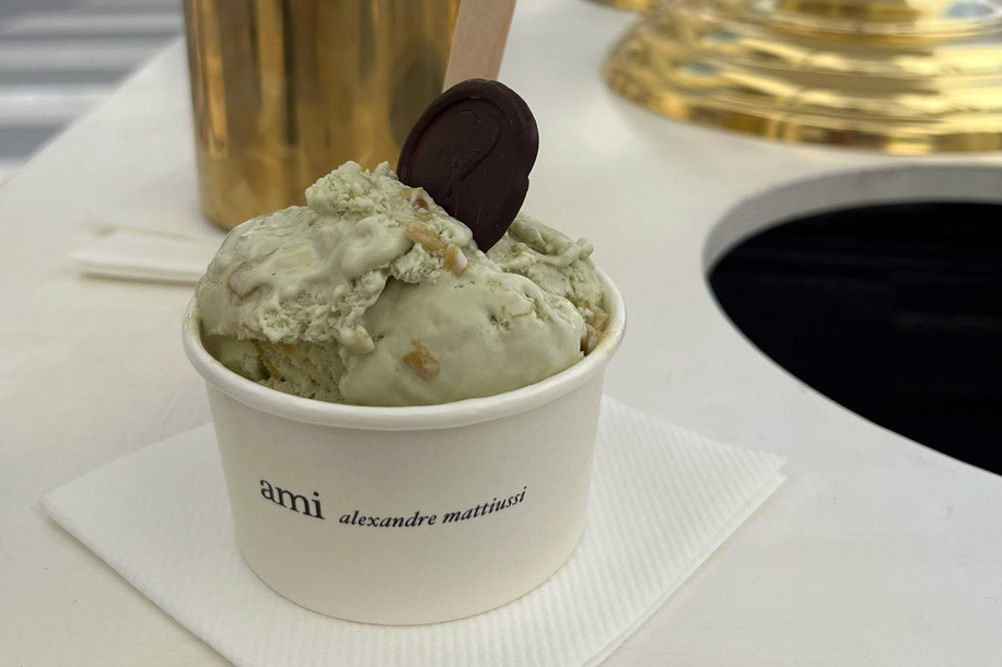 Une glace offerte chez Ami Paris place des Victoires
