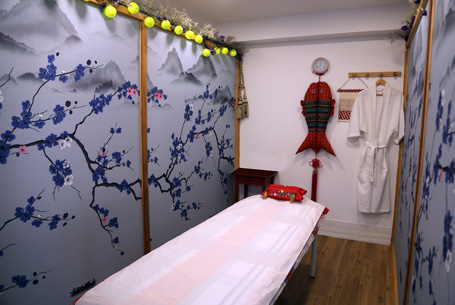 Ce massage ancestral travaille les tensions de la tête aux pieds