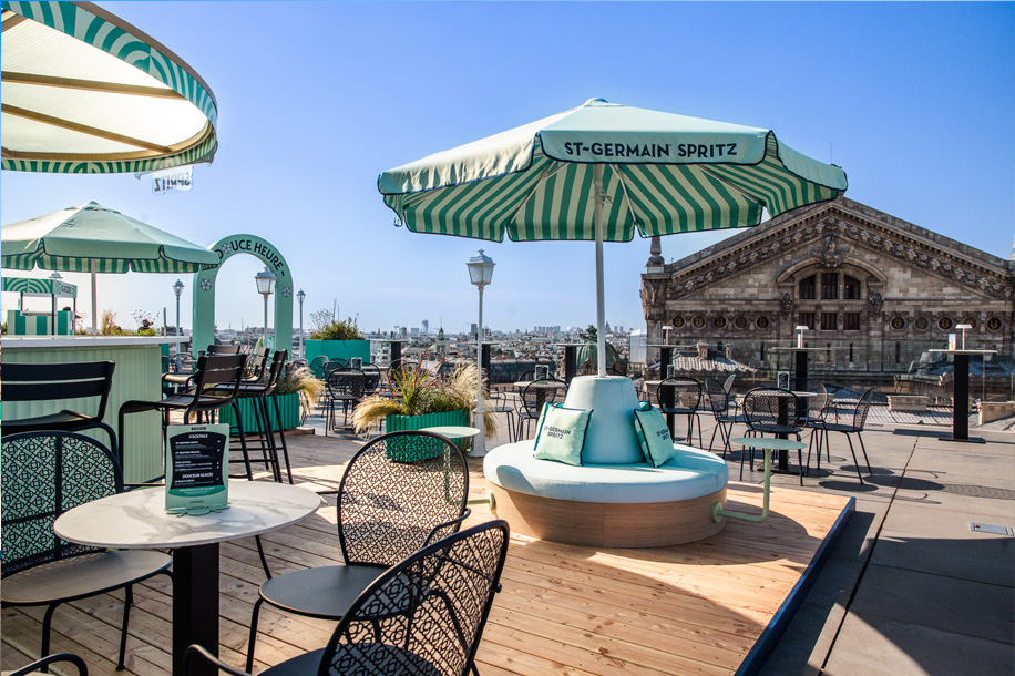 Ce rooftop parisien accueille l’été avec Cyril Lignac et un cocktail au sureau