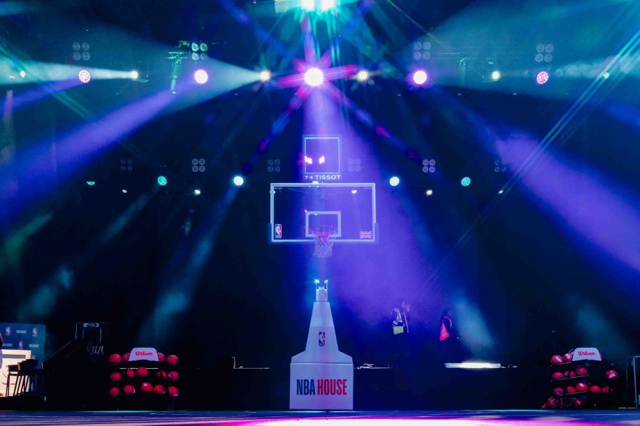 NBA Summer House gratuite : défis, dunks et trophée au cœur de Paris