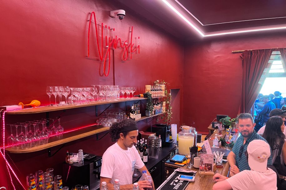 Rhum philippin et vue sur Paris : découvrez le rooftop du Théâtre du Châtelet !