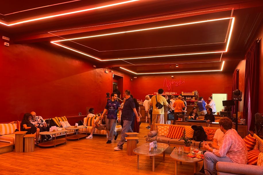 Rhum philippin et vue sur Paris : découvrez le rooftop du Théâtre du Châtelet !