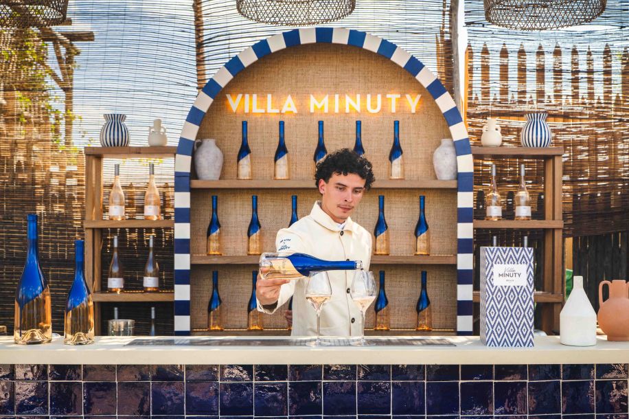 Rosé, tapenade et vue panoramique : découvrez la Villa Minuty du rooftop de Brach Paris