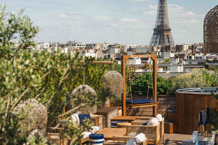 Rosé, tapenade et vue panoramique : découvrez la Villa Minuty du rooftop de Brach Paris