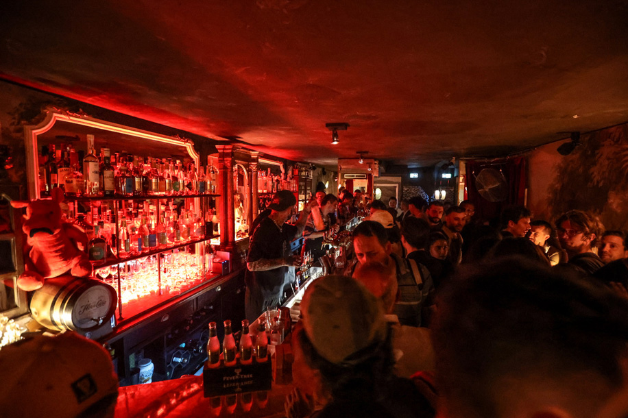 Huit personnalités parisiennes réunies dans une carte de cocktails