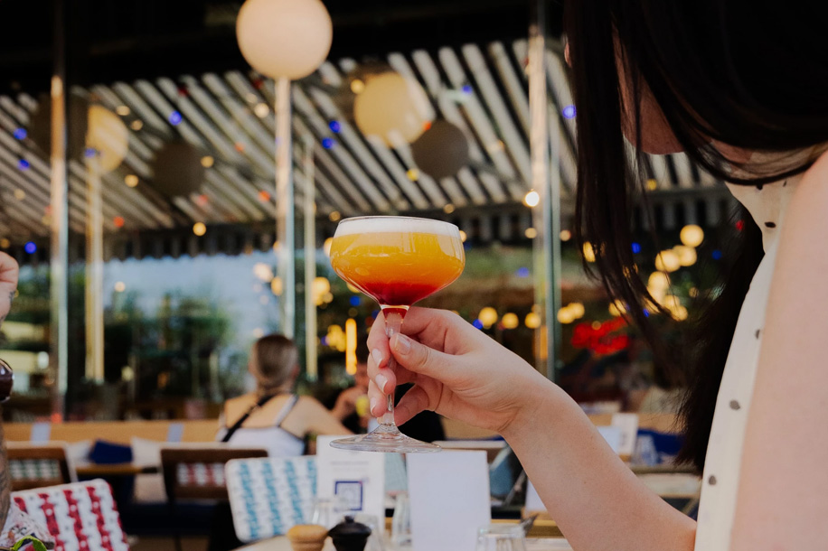 À Paris, cet hôtel écolo propose aussi un rooftop, un brunch et des espaces ouverts à tous