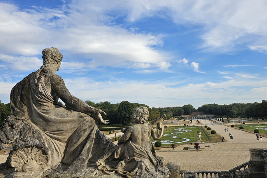 Une soirée magique avec 2 000 bougies et un feu d’artifice pour visiter Vaux le Vicomte de nuit
