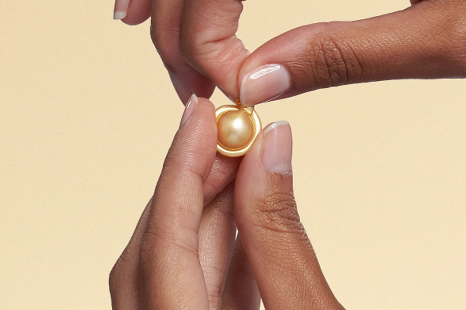 Elizabeth Arden lance ses nouvelles capsules dorées aux céramides