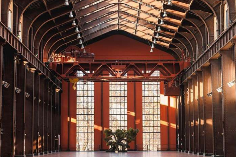 Cette ancienne centrale électrique devient un immense dancefloor