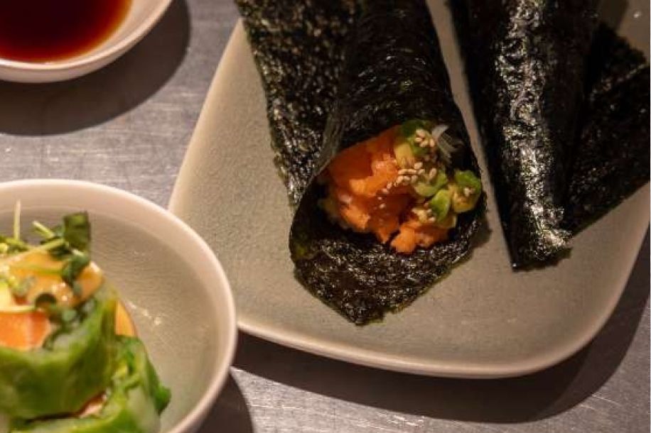 Kissaba, le bar à temaki d'iRASSHAi avec cuisine ouverte, 4 menus et dégustation de saké