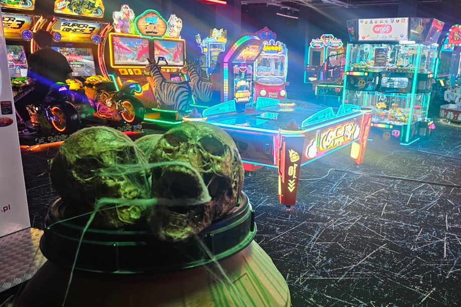 Sorcières et squelettes sur les trampolines, clowns et zombies dans les couloirs : Halloween chez NIKITO