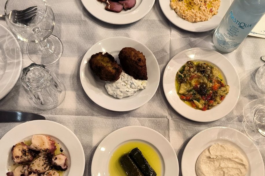 Supergrec : une taverna grecque dans le Sentier