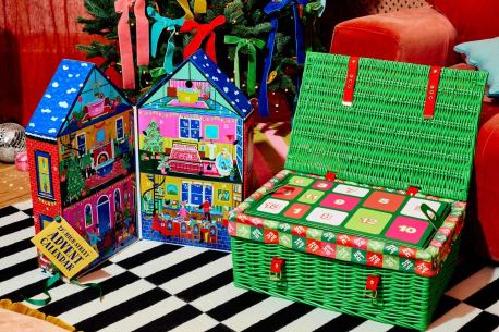 lush devoile sa collection de noel 2026 calendriers de l avent tisses a la main grinc